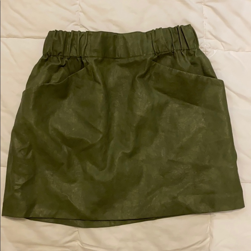 High waisted fake leather skirt